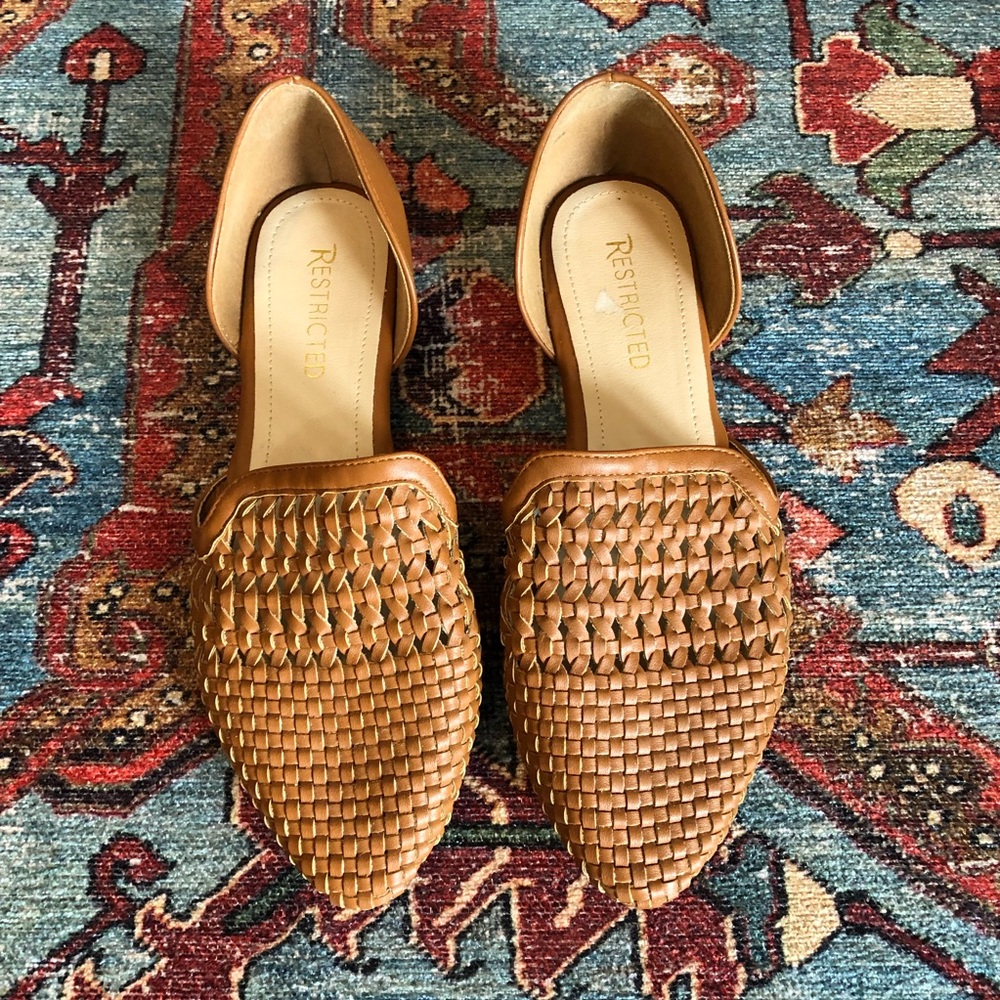 Nude flats